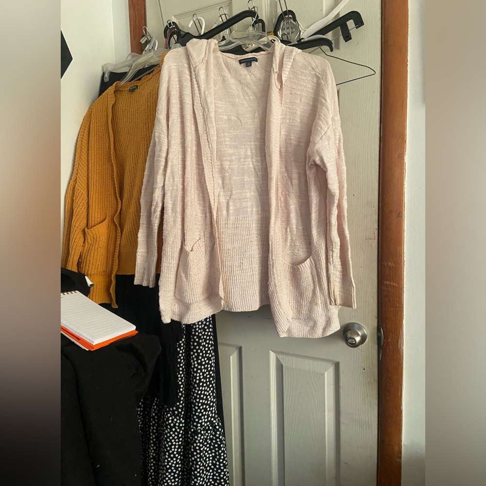 Women's Cream Sweater w/Hoodie